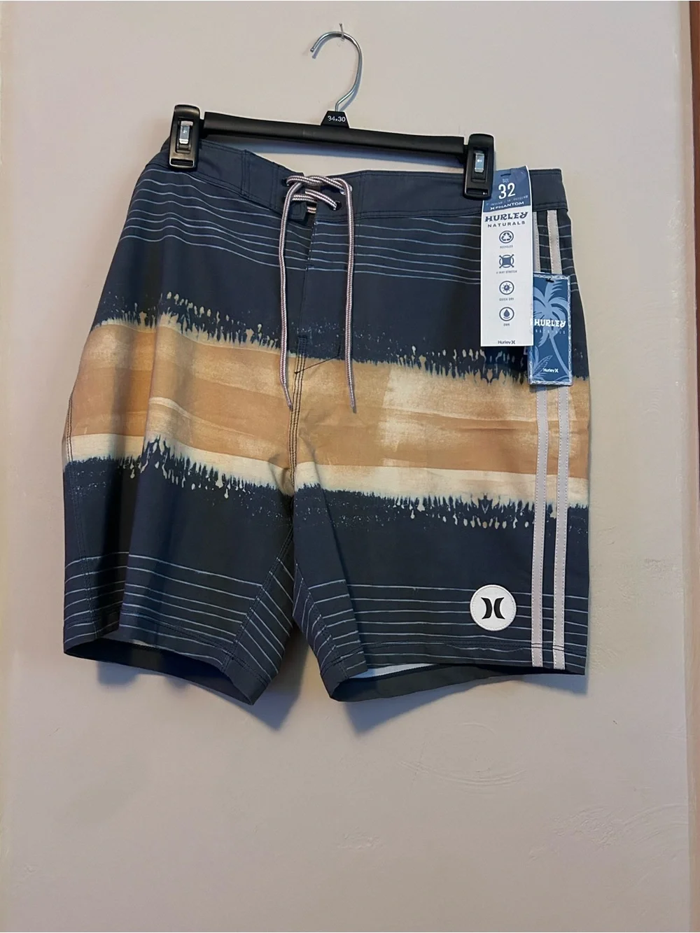 NWT Hurley Men's Gray and Beige Striped 18” Board Shorts Size 32